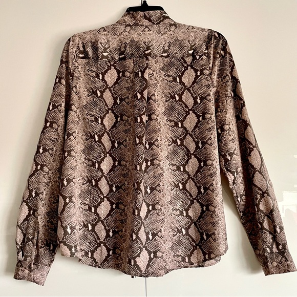 Stella & Dot Lady Boss Snakeskin Button Front Tie Neck Blouse Size L EUC - Picture 5 of 13